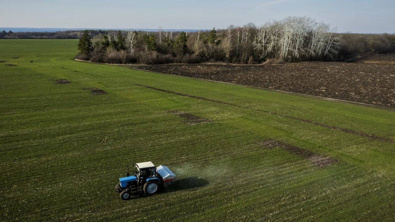 utilaj agricol pe teren