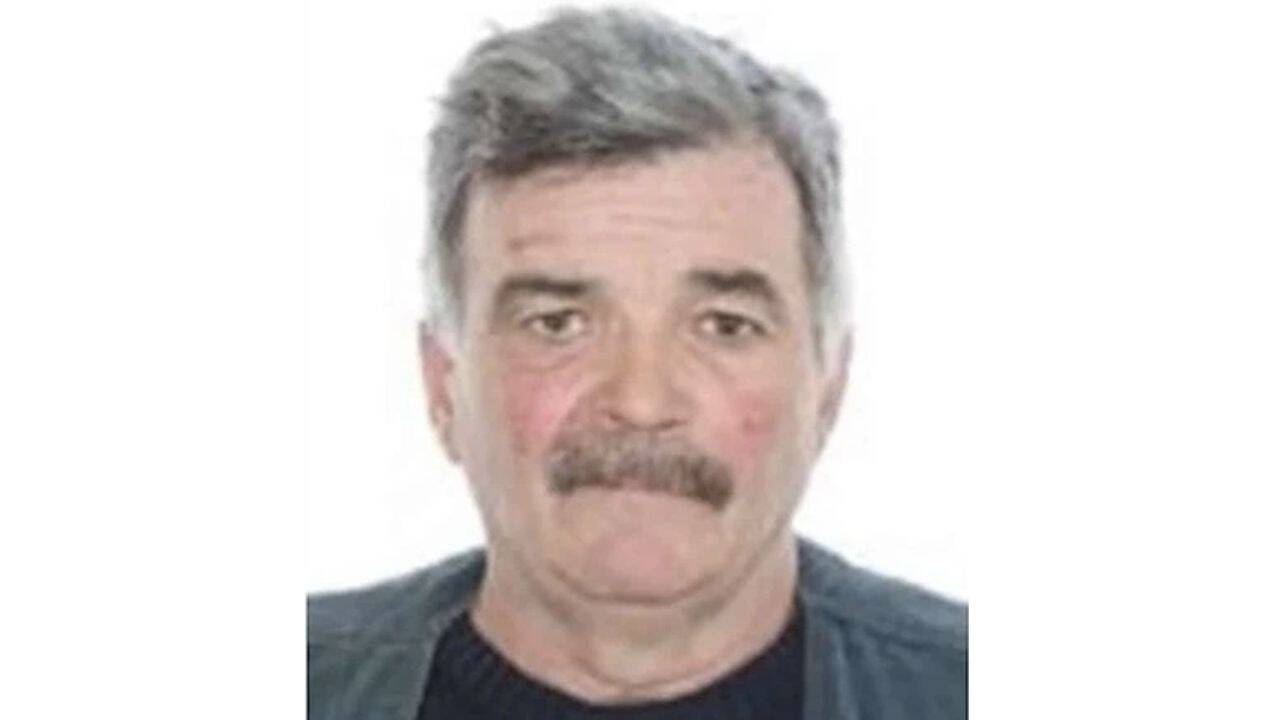 fotografie de tip buletin a unui barbat, Simion Lunca